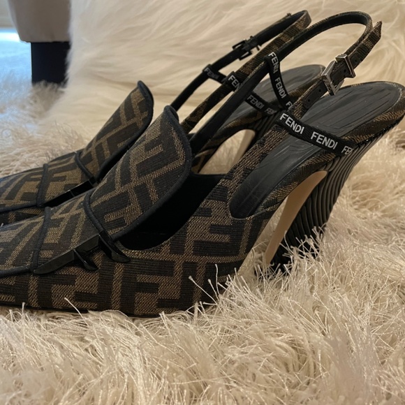 Fendi Slingback heels - Picture 3 of 4